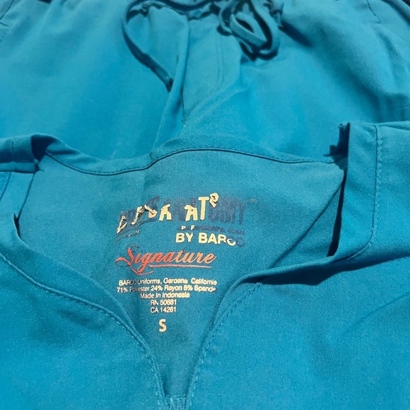 Grey’s Anatomy by Barco signature edition scrubs. Small top small bottom. - Picture 2 of 5